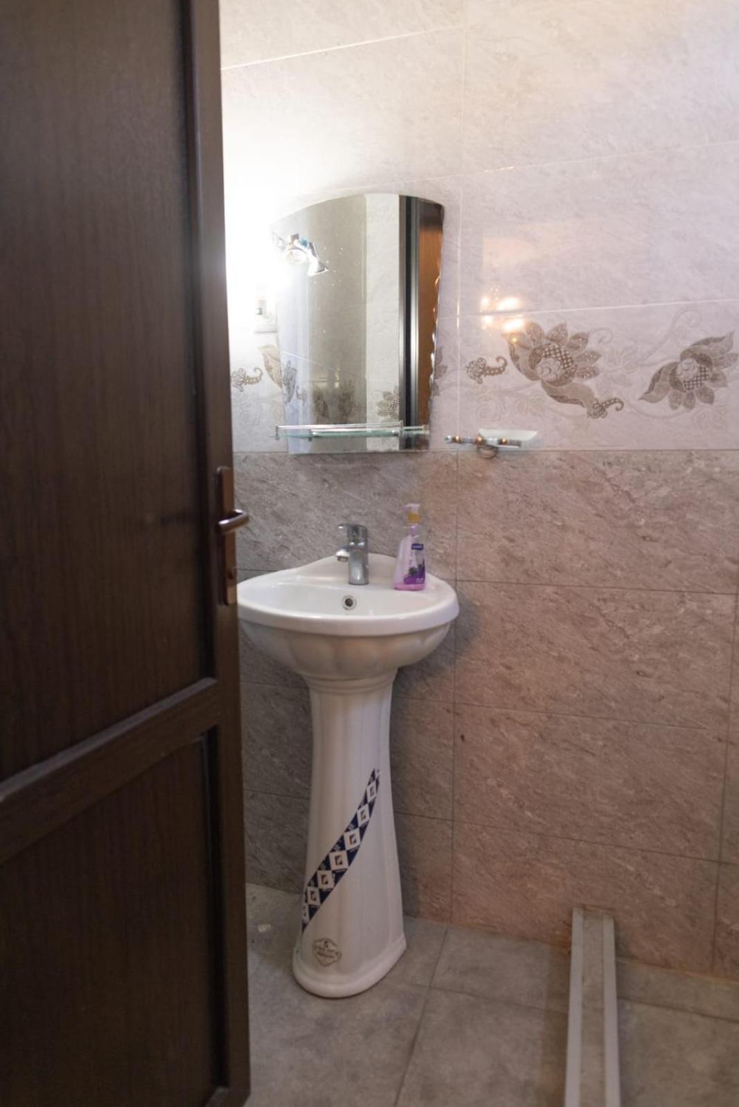 Wine House Hotel Tbilisi Luaran gambar