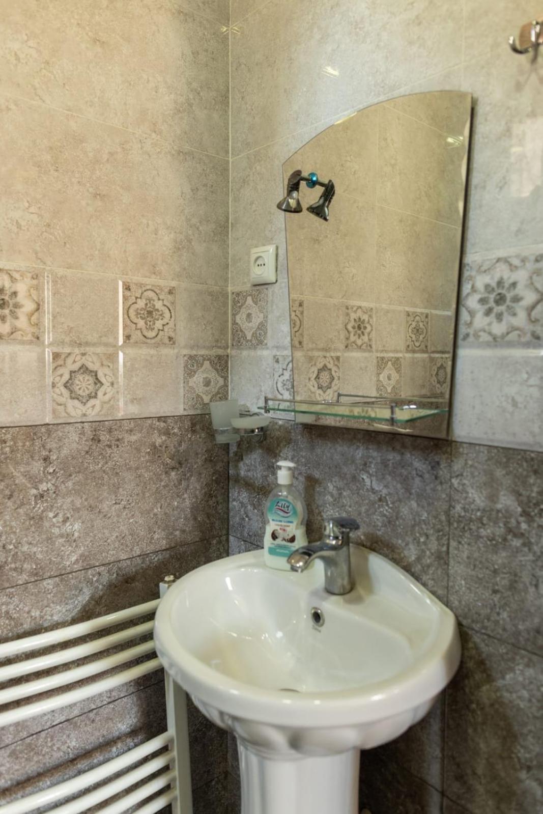 Wine House Hotel Tbilisi Luaran gambar