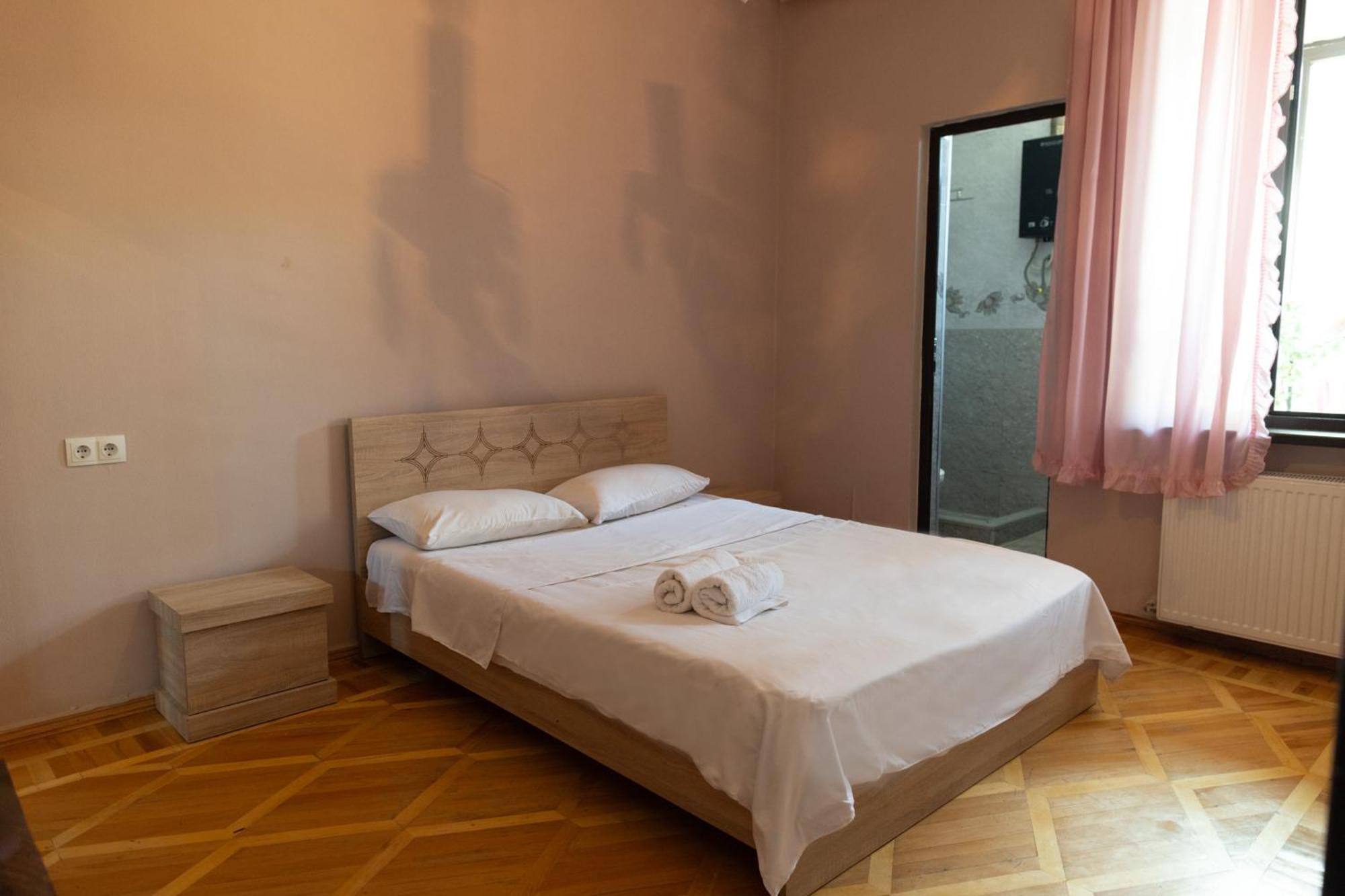 Wine House Hotel Tbilisi Bilik gambar